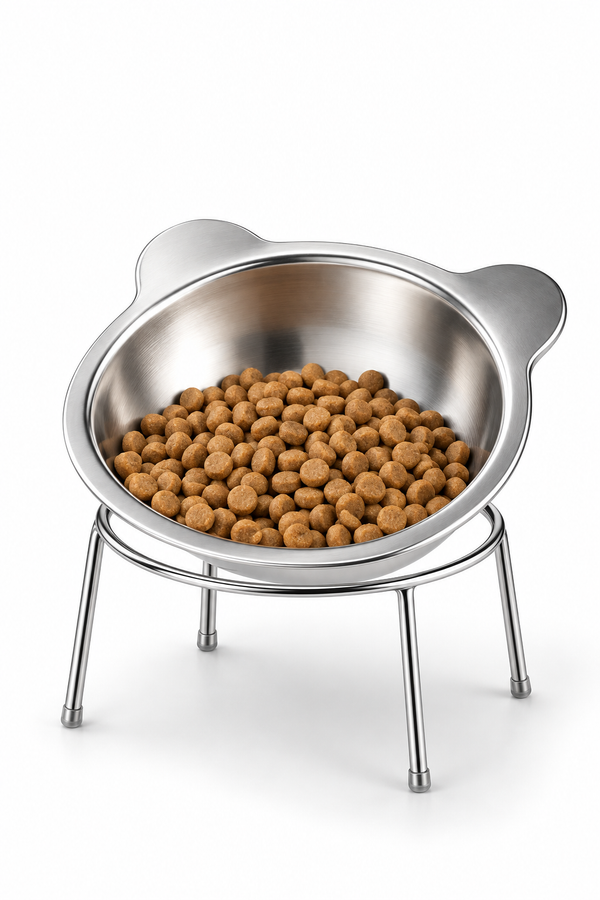 Holds a full meal without a mountain in the middle.