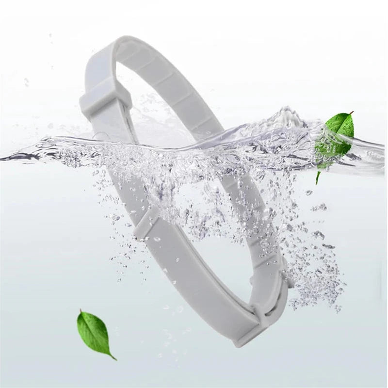Natural tick and flea protection collar