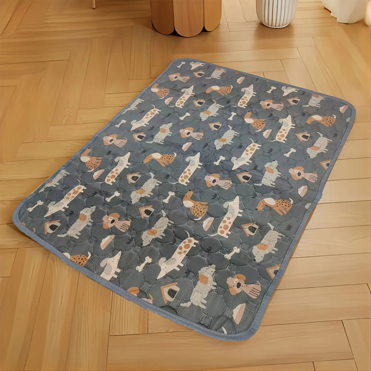 HomePaw Waterproof Pad for Dogs - water-resistant base and non-slip underside